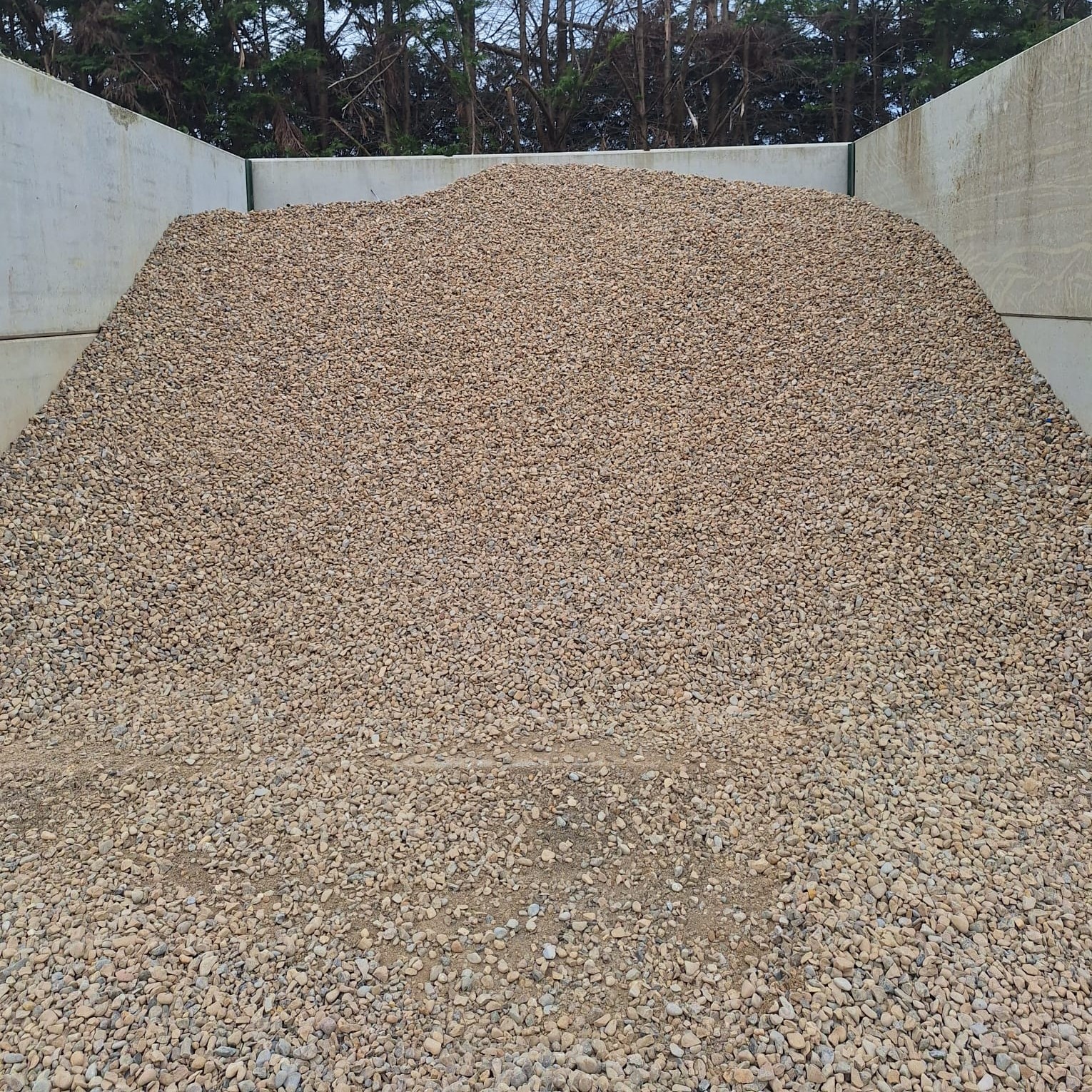 20mm river gravel