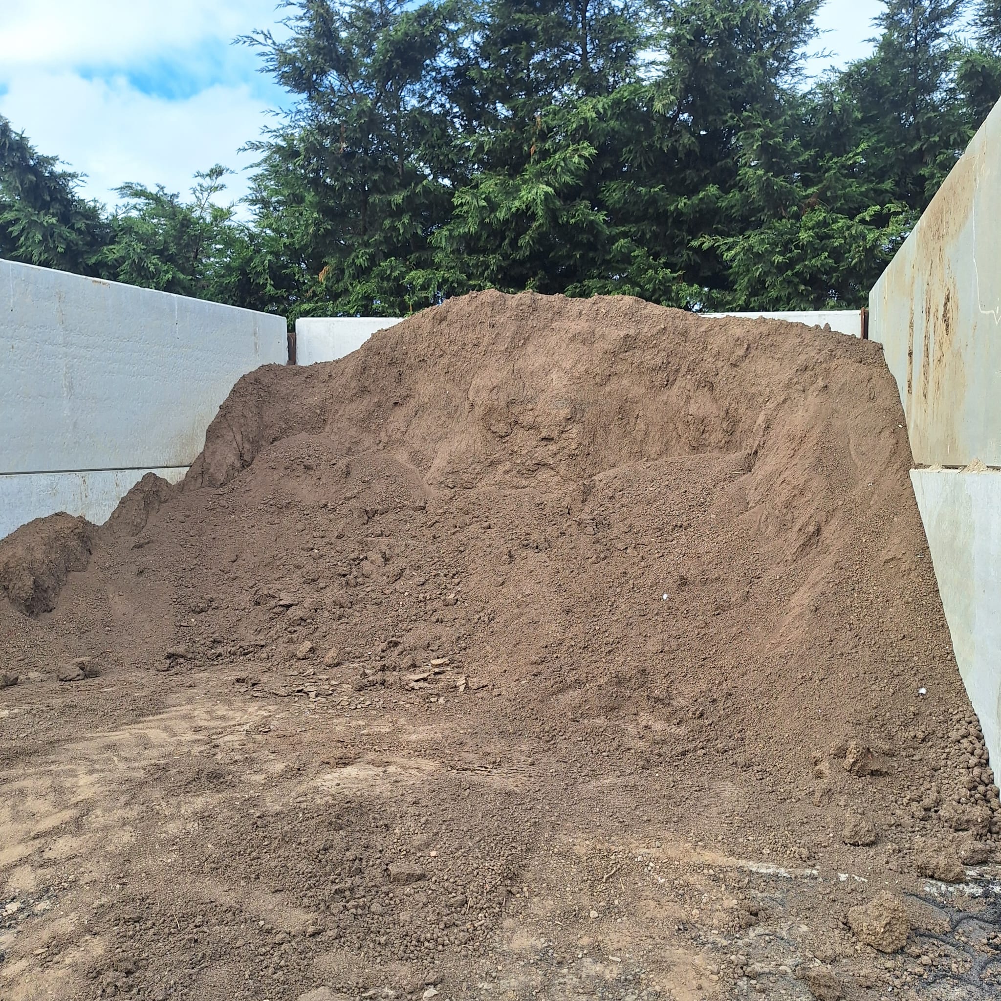 Screened top soil